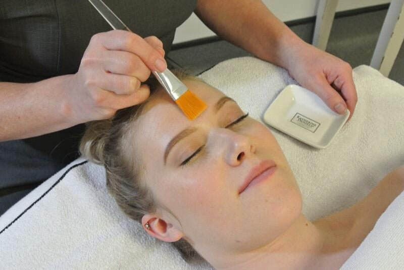 Age Defence Resurfacing Facial